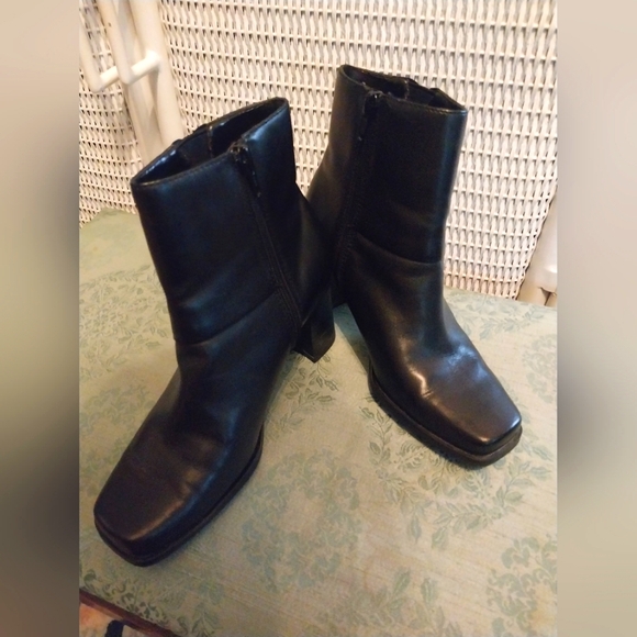 Ankle Heel Booties - Black colored - Picture 2 of 9